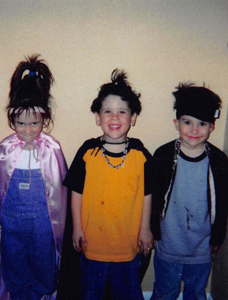 signebest10's tweet image. Happy Birthday to my ugly brothers. First time celebrating our birthdays away from each other. Have a good one!