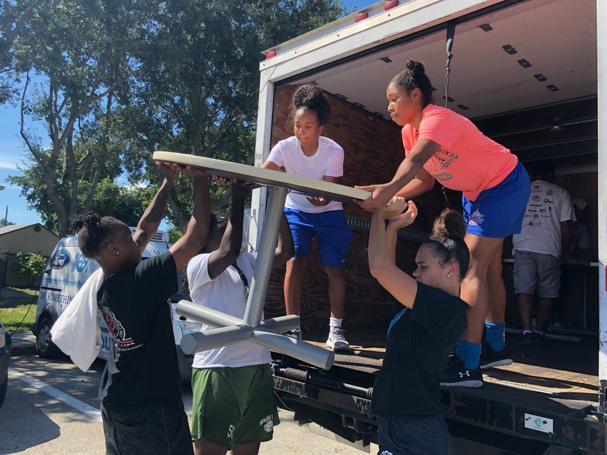 FSWBucs's tweet photo. #FSWWBB spent some time this weekend volunteering at @CCLeeCounty. 

The team helped unload and clean every chair, table and piece of equipment from the @CCLeeCounty Community Cafe in preparations for having their floors redone. https://t.co/KeKhzNPIWK