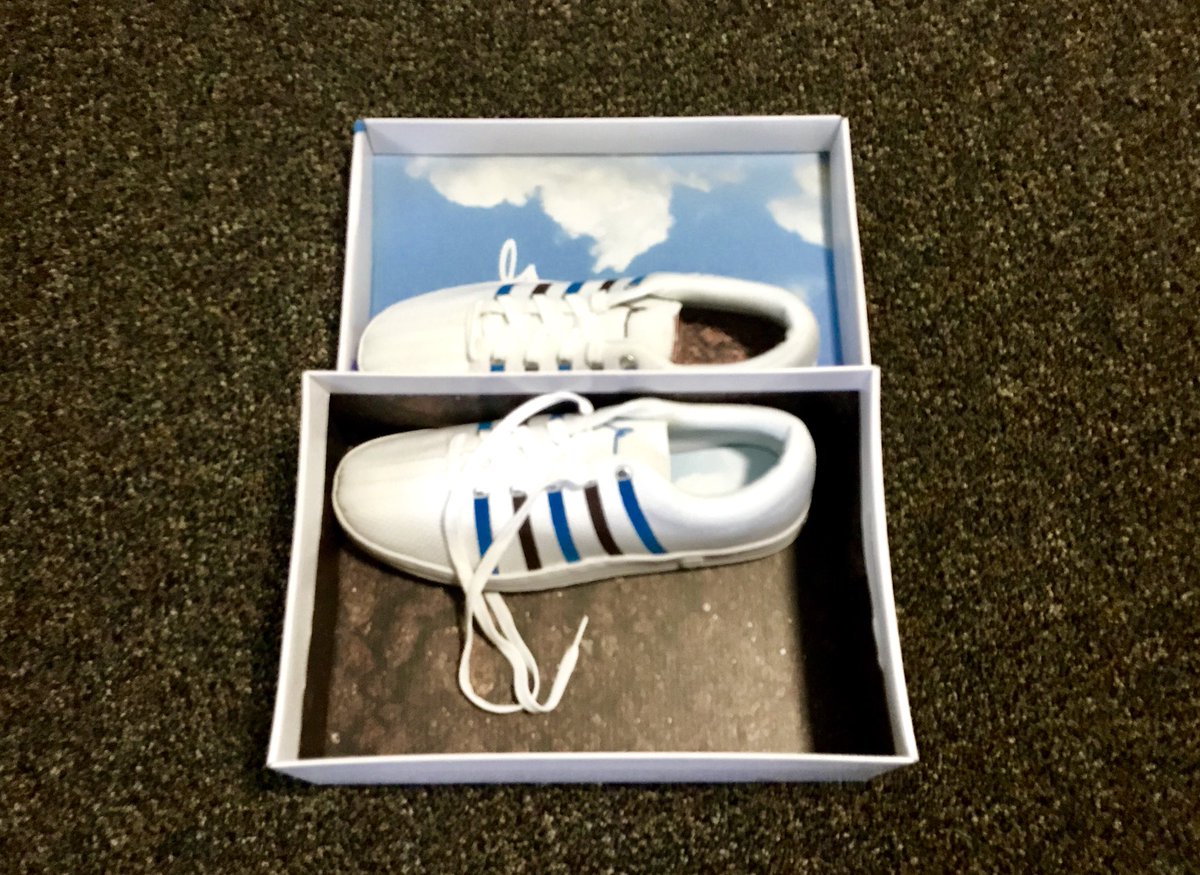 edWORD_visuals's tweet photo. I just received a special delivery from @VaynerMedia @garyvee @TeamGaryVee &amp; @KSWISS 🙌🏽 It’s tough to explain how much this means to me... All I am able to say right now is Thank You for the gift, and thank you for all your relentless efforts! #cloudsanddirt #003s #Grateful https://t.co/A9Jh85CcJq