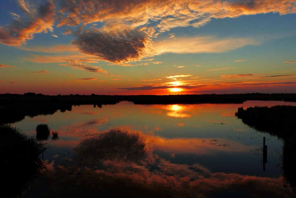 Ssunshot's tweet photo. #Groningen #Leekstermeer #Zonsondergang #16September2018
@Wnlvandaag @Helgavanleur @Mooieluchten @Mooielucht @BuienRadarNL @Rtvnoord https://t.co/dJnuQsX8Wk