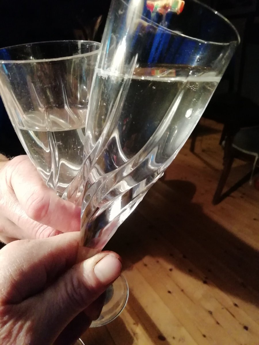 BumblebeeFarm_'s tweet photo. Finally getting a chance to have tipple after an incredible few days... thank you @WinesDirect for the lovely prosecco for our 'flora, fauna &amp;food' as part of @atasteofwestcor food festival @EAttwell you were right the meadow sweet cordial pairs beautyifully with it 😘 https://t.co/X9UodsdbDy