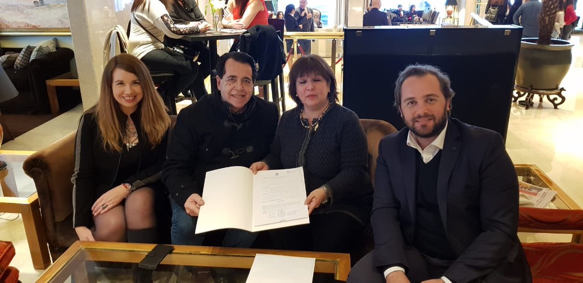 camaratextilmdp's tweet photo. En el marco de #mdpfw18 @CristinaCoriaM en representación del @concejomdp hace entrega de la declaración de interés municipal x la semana de moda oficial de @BAProvincia con sede en @MGPmardelplata #hechoenmdp https://t.co/wc01auYme7