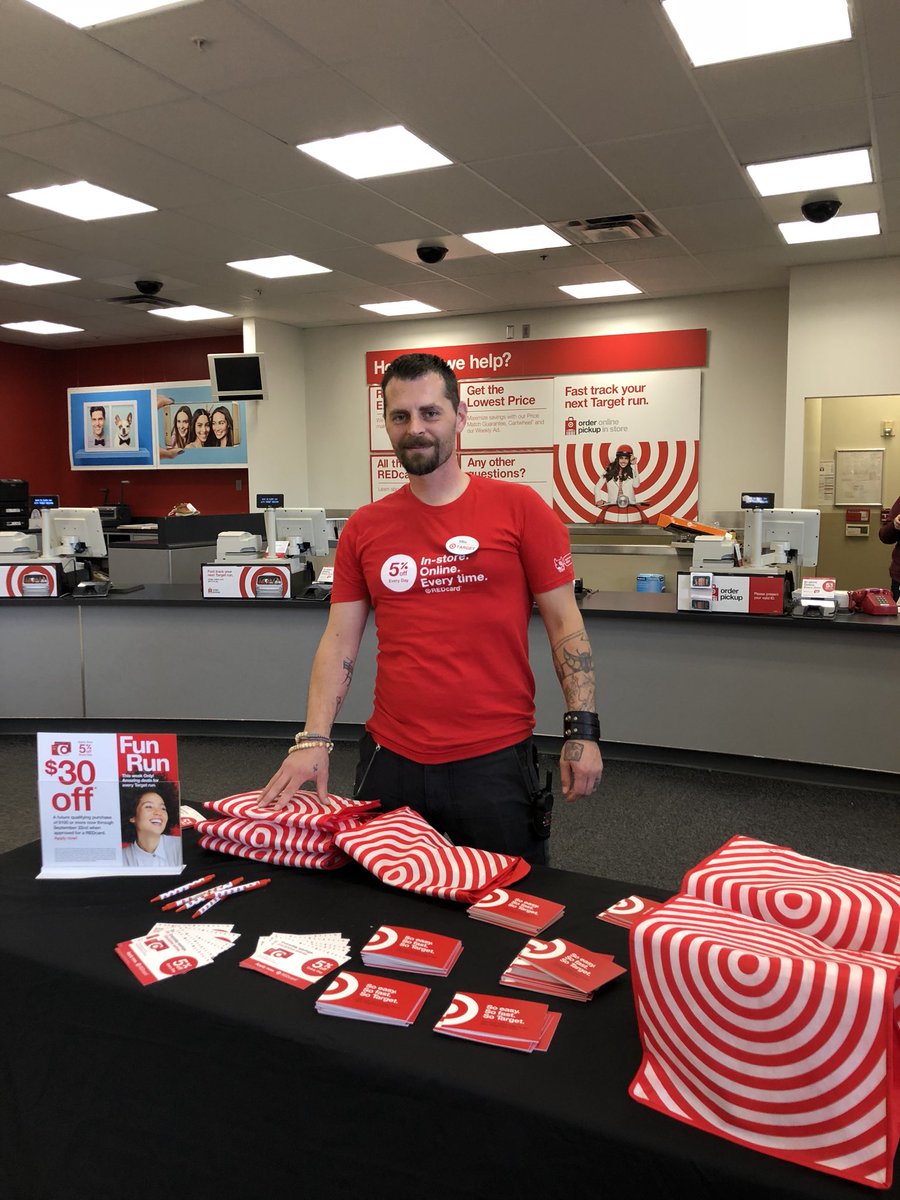 T1957 showing off how easy it is to shop and save with Target. So many options with RedCard, Cartwheel and Shipt, our guests love it! #TargetFunRun <a href="/libbyhume/">Libby Hume-Gaspar</a> <a href="/vinhreecenguyen/">Vinh</a> <a href="/MindyReher/">Mindy Reher</a> <a href="/JaxBackes/">Jackie Backes</a>
