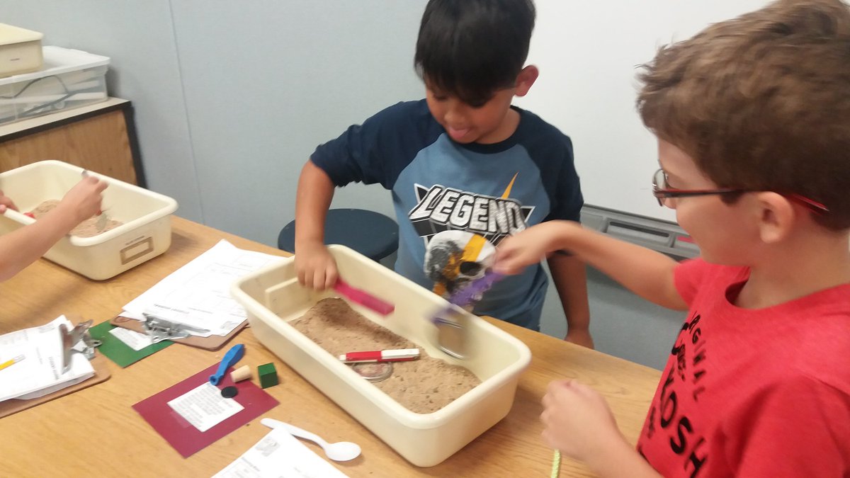 MrsKidwell3rd's tweet photo. Thanks Mrs. Dotson for setting up these awesome hands-on science investigations!  #hickses https://t.co/vj1l8LX776