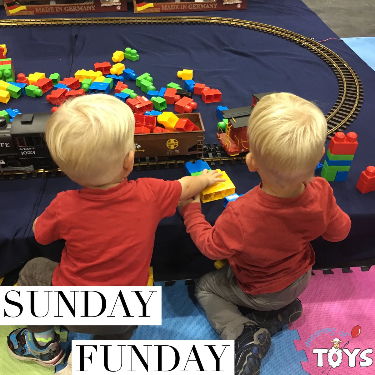 DreamingOfToys's tweet image. Took the boys to a #modeltrainshow and they loved it! Bring on more #SundayFunday ! #dreamingoftoys