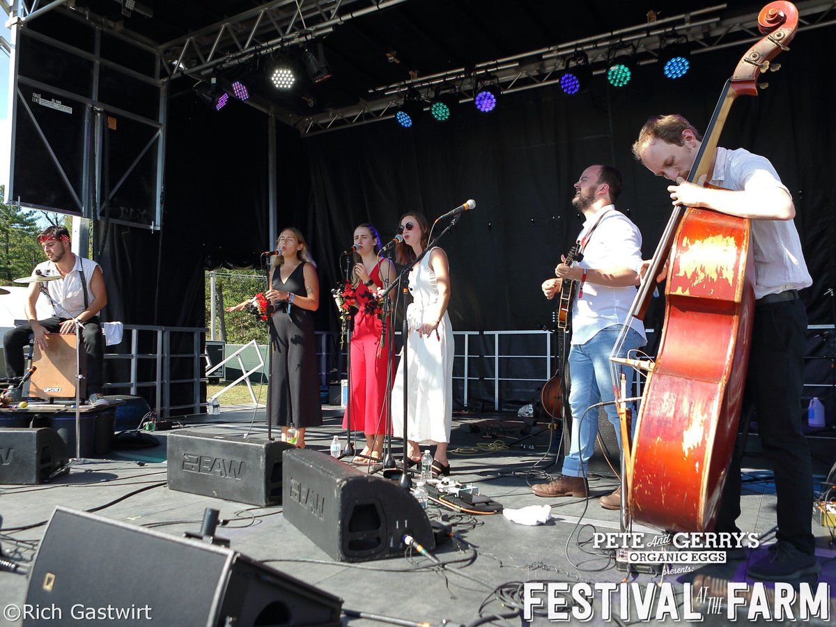 An adventurous blend of folk, R&amp;B, Jazz, gospel, and rock and roll, <a href="/upstatelovesyou/">Upstate</a> certainly had us on our toes! Up next @suitcasejunket on the main stage.