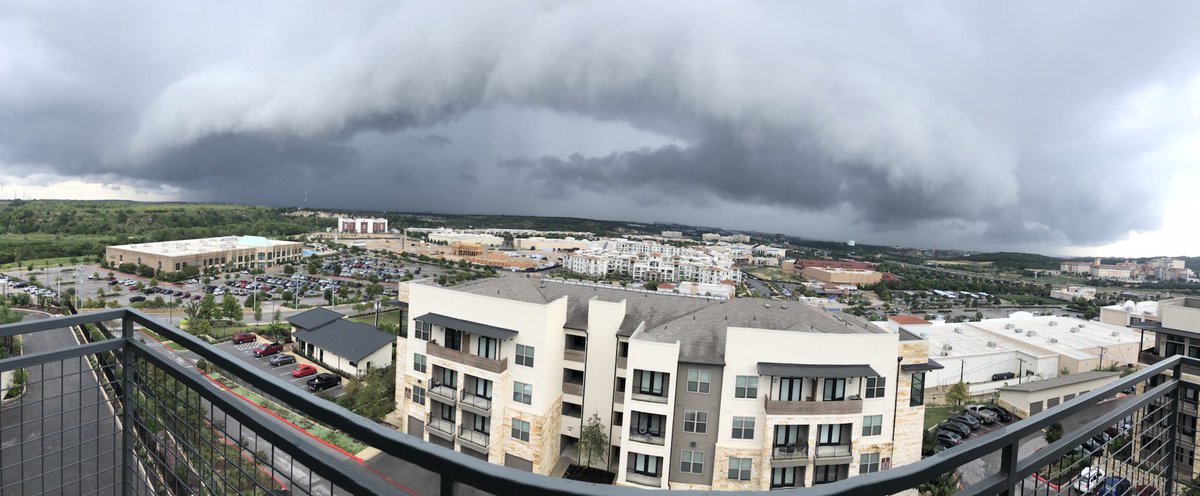 AmberShae1111's tweet image. Panoramic view of #stormcloud #northbexarcounty #shelfcloud @NWSSanAntonio @BexarCOSW @atxwxgirl