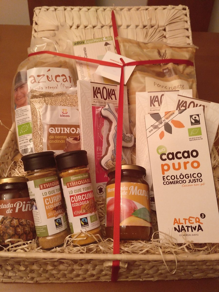 RecetasDeMalena's tweet photo. Muchisimas gracias a #ComercioXusto por esta cesta con productos #solidarios Gracias por estar un año más en nuestra #VIIIXuntanzaBloggers Gastronómicos de #Galicia
#regalossolidarios #solidaridadgalicia https://t.co/Os51nKYjfY