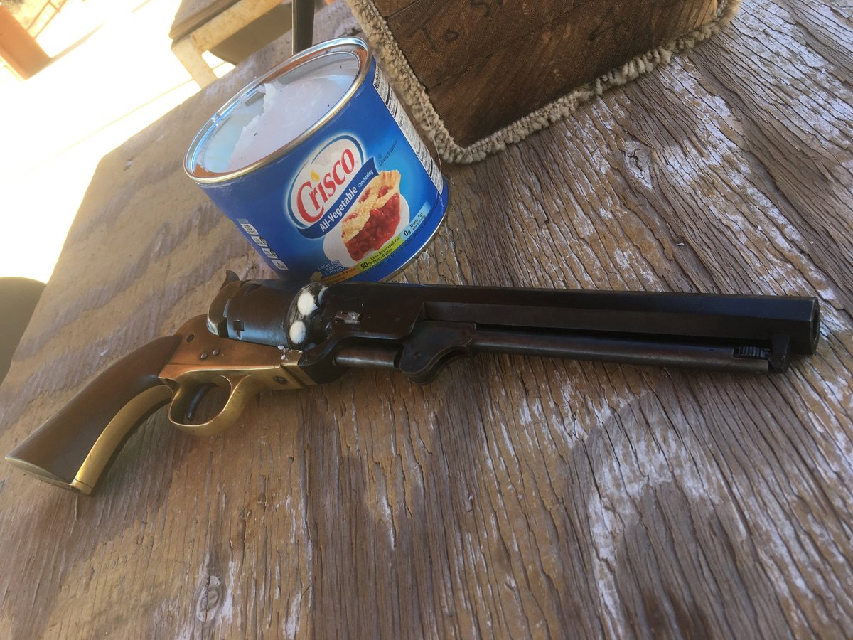 2CT199's tweet photo. The 2007 Crisco formula changed screwed up a lot of recipes, but still works for what I need it for.  Works better than the product made for this purpose, and is super cheap fr how much you actually use. https://t.co/VErvCVf5Hl