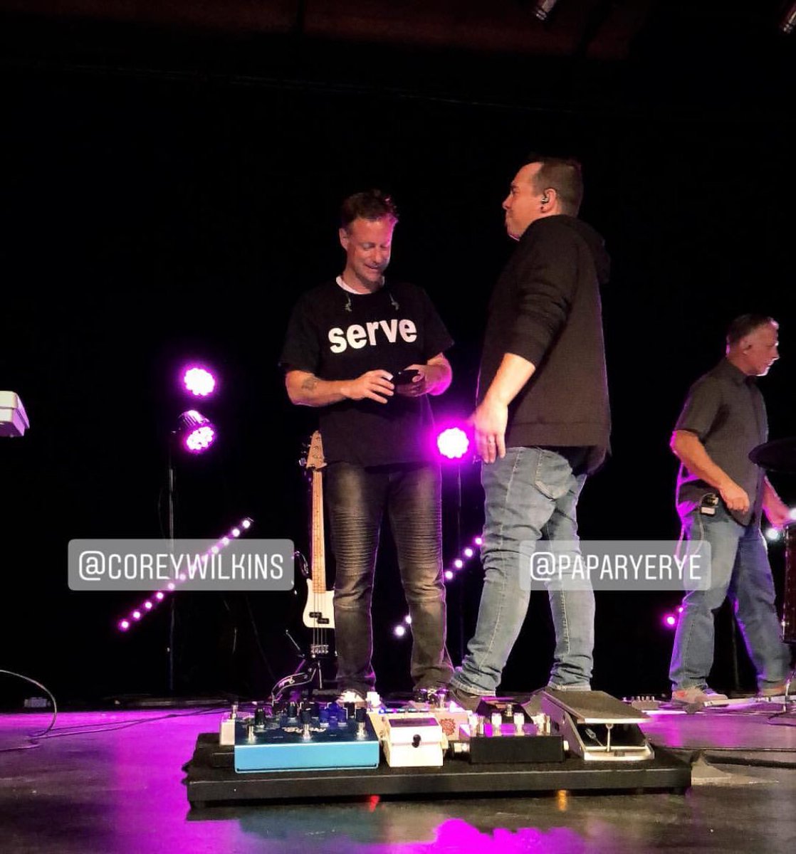 CoreyWilkins's tweet photo. Reppin’ that sweet @JohnNorlin / @TeachSlate #SERVE swag at @We_Are_Calvary #ThisWeekAtChurch! #LoveIsAverb! #FreeBass @Fender #Precision https://t.co/O2IF204WLZ