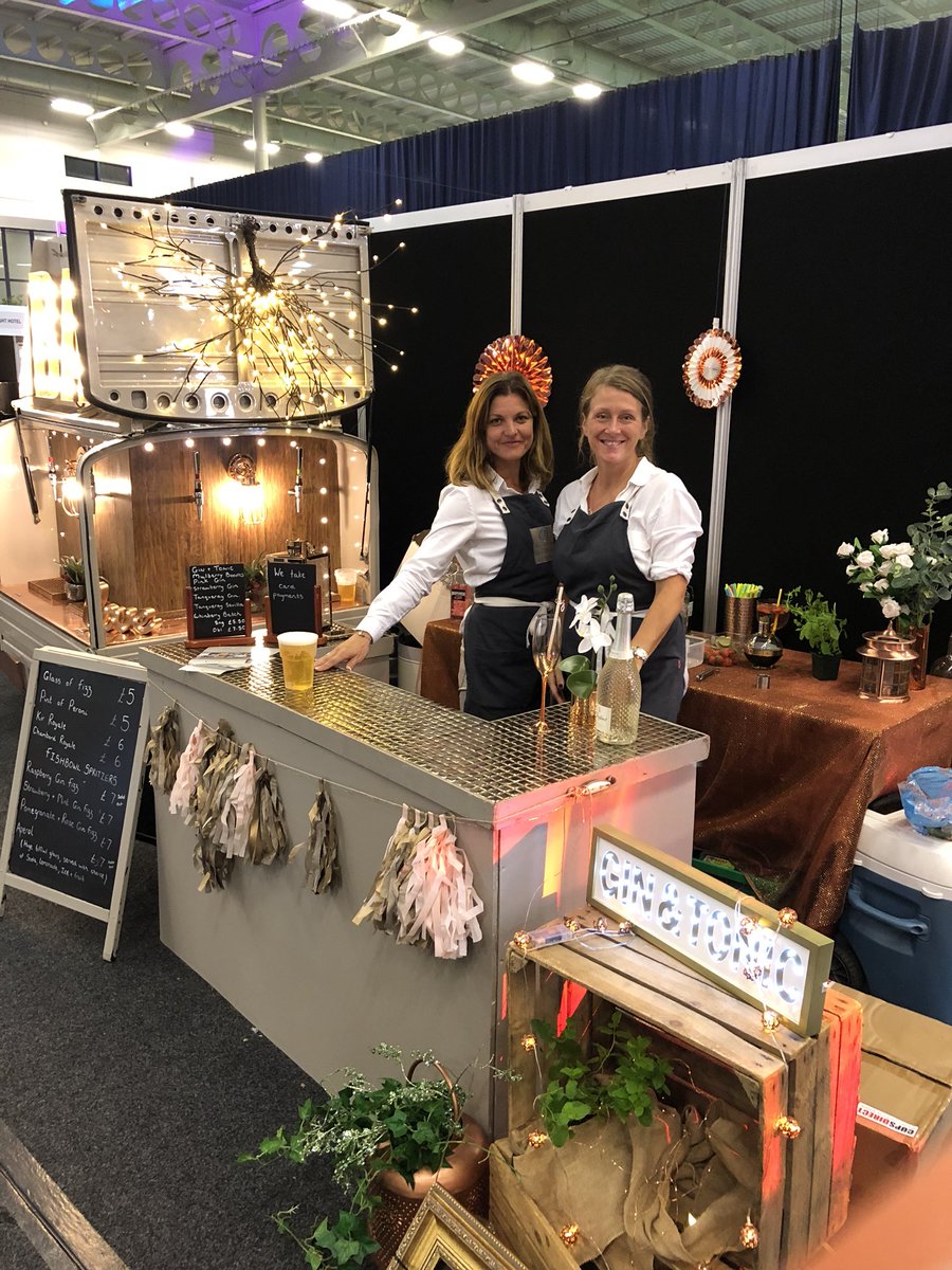 Wedding show finishes = visit to <a href="/fizzflute/">Fizz & Flute</a> for drinks!

I feel like we need this Piaggio Van in our office!
