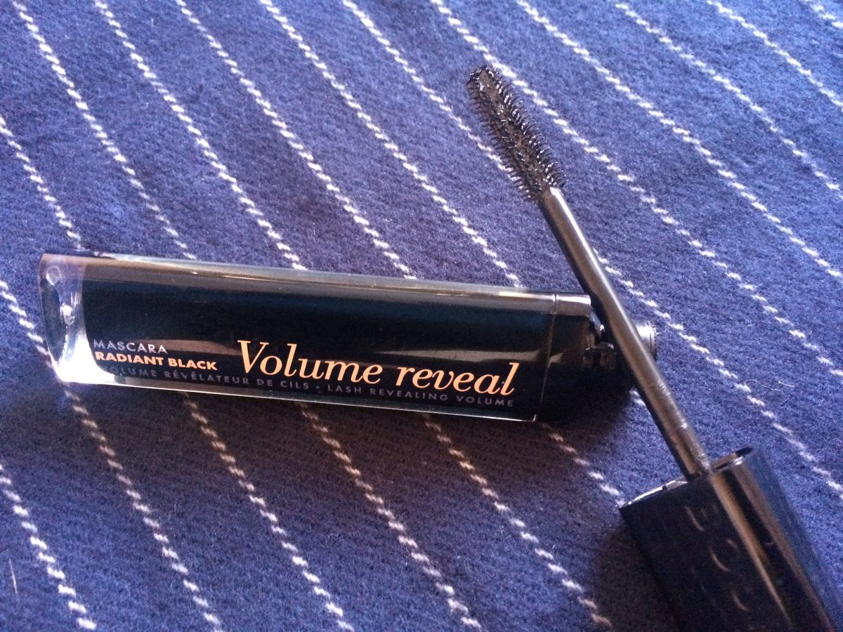 marie_blogs's tweet photo. Head over to read all about my favourite mascara from @bourjois_uk https://t.co/cmU6eAGtHr @BourjoisCanada  #bourjois #volumereveal #bbloggers https://t.co/E4q7WFzrgf