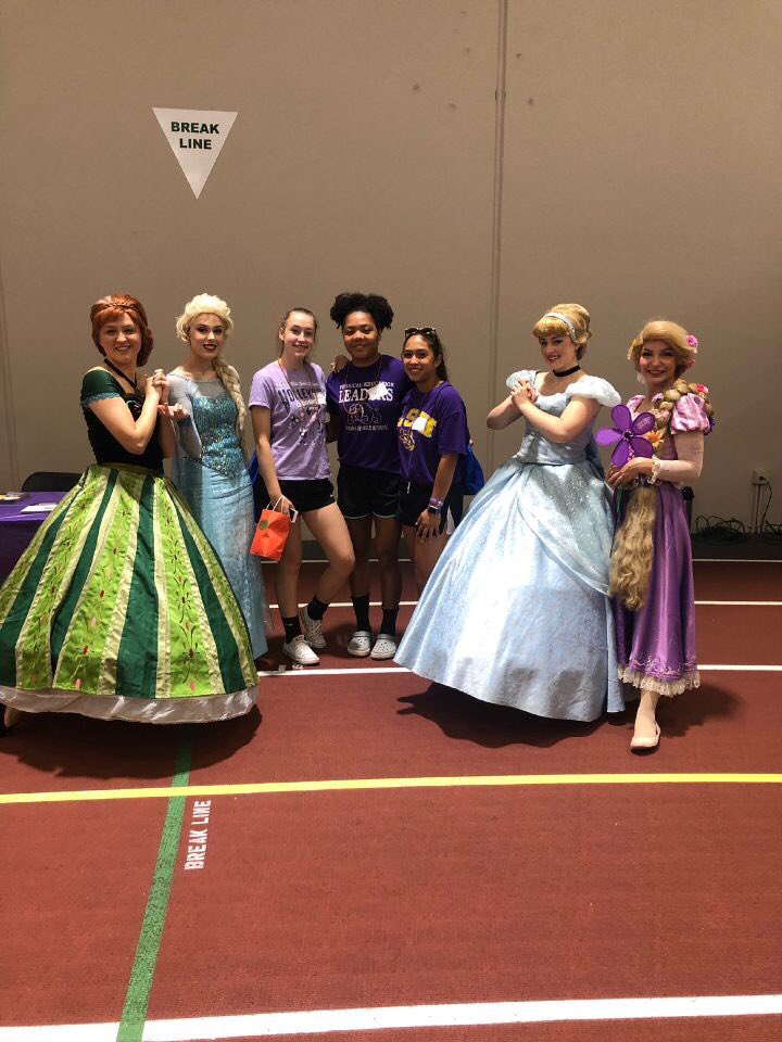 BHSvolleyball_'s tweet photo. It was a great day to walk for a cause!  Raider Volleyball and Family joined A Walk To End Alzheimer’s this morning. Thank You for letting us be a part of the team! 💜💜💜 #honortheraiders https://t.co/rHlOHE7zSJ
