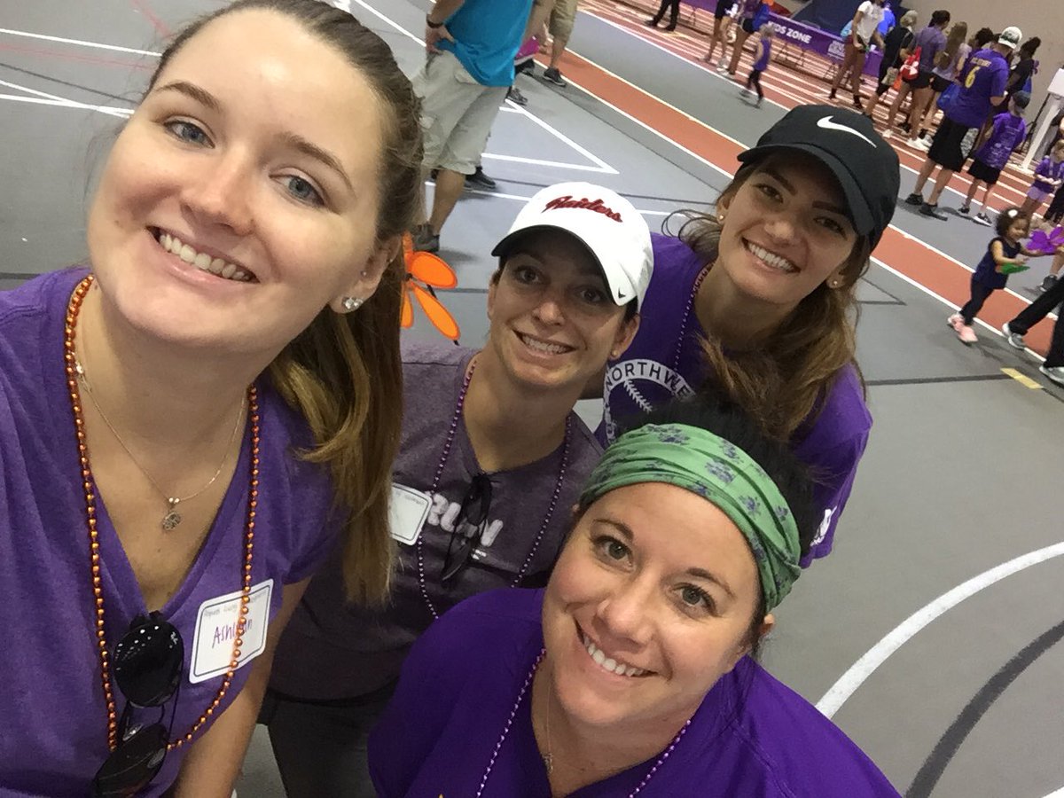 BHSvolleyball_'s tweet photo. It was a great day to walk for a cause!  Raider Volleyball and Family joined A Walk To End Alzheimer’s this morning. Thank You for letting us be a part of the team! 💜💜💜 #honortheraiders https://t.co/rHlOHE7zSJ