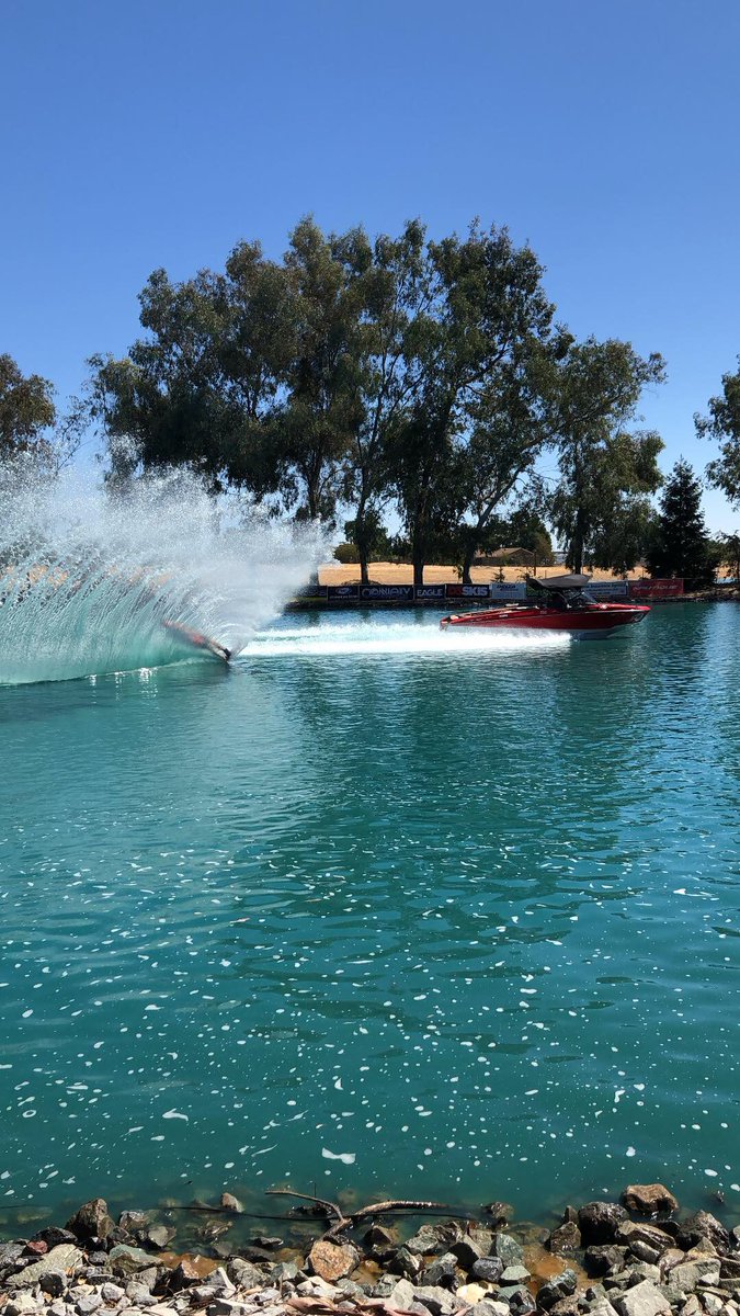 OM Head-to-Head Results: 

Corey Vaughn (5) advances with 3 @ 39.5 off
Joel Howley (4) finishes the day with 2.5 @ 39.5 off

Next 👉 Adam Sedlmajer (3) vs Jason McClintock (6) 
📷 <a href="/joelhowley/">Joel Howley</a> <a href="/NautiqueBoats/">Nautique Boats</a> 
#waterski #caproam