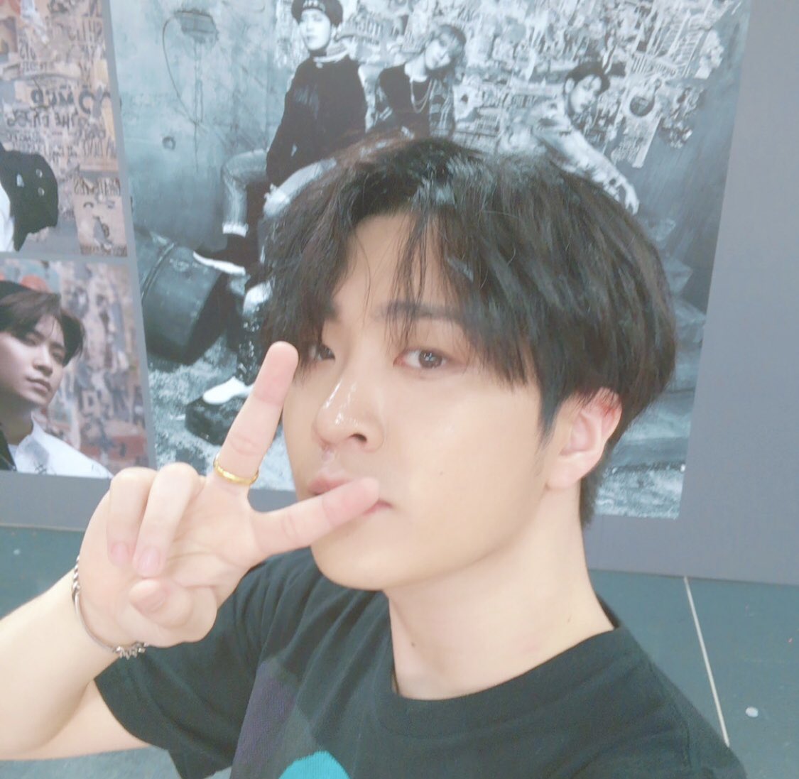yjarchive's tweet photo. happy birthday to our beautiful sunshine!!! #ArsYoungjaeDay ☀️ https://t.co/UNhuM5lMTh