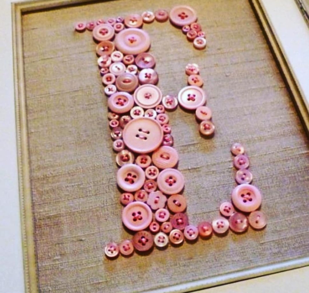 CraftsIndustry's tweet image. Unique button letter frame 💫 only £16.95 #letterframe #buttons #buttoncraft #handcrafted #homedecor #countrystyle #countryliving #madetoorder #initial #home #etsy #etsyshop #pinterest #cottageindustrycrafts