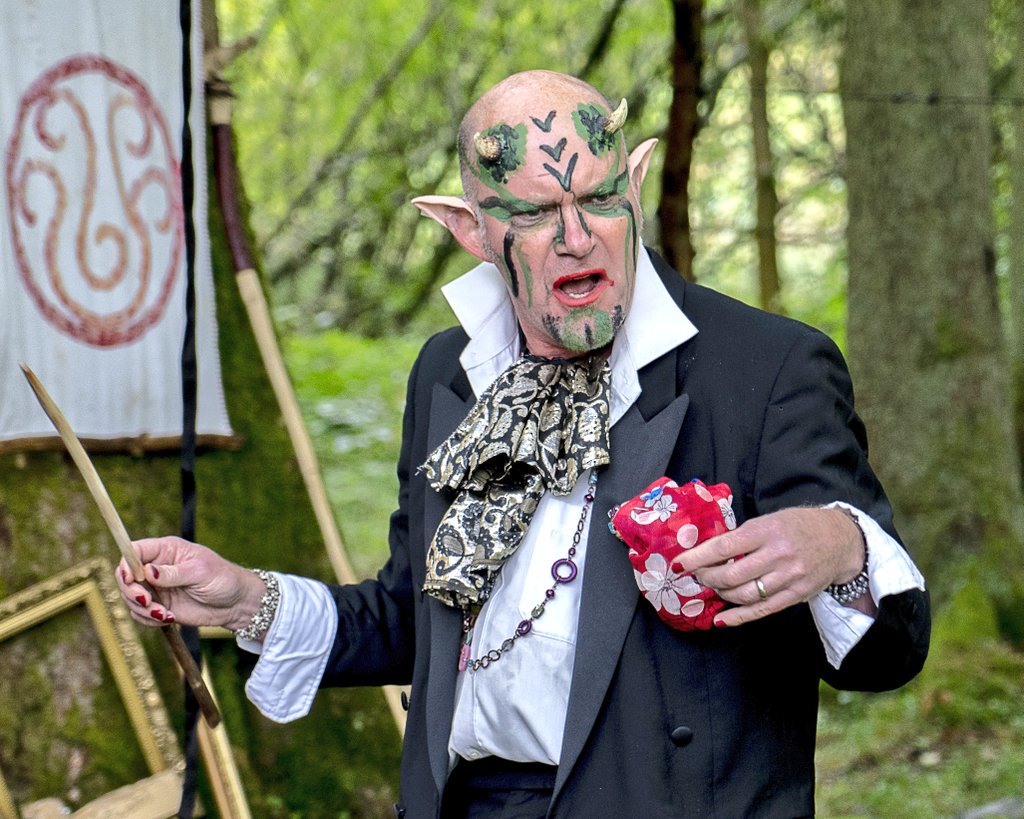 needlefilms's tweet photo. An absolute pleasure to be involved with @MythFest again today and great to see the audience enchanted by another energetic performance. There is one more event next Sunday so don't miss out! Book tickets online at https://t.co/HN1sckKxLZ and follow @MythFest for details. https://t.co/SJFzzlX6qB