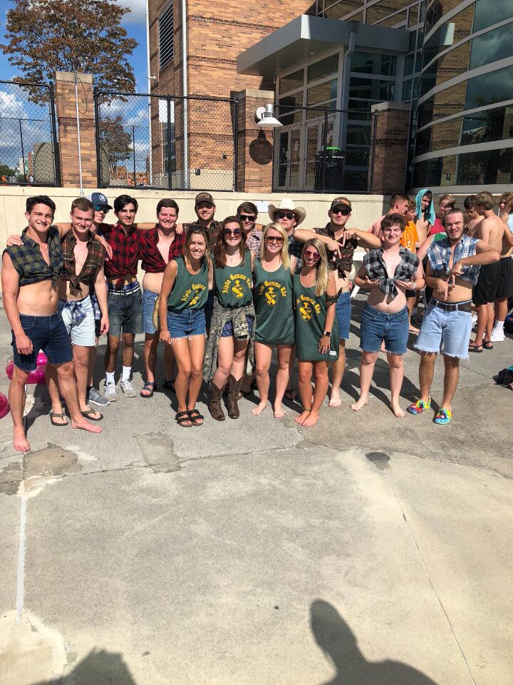 agrutk's tweet image. 2018 Anchor Splash Champions! Special thanks to our great coaches for all their hard work and all the lovely ladies of Delta Gamma for having such a great philanthropy! #rushagr #govols