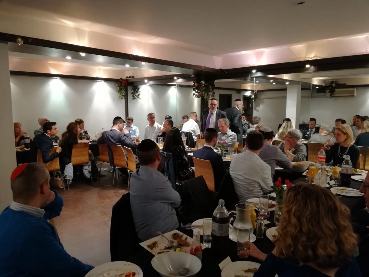 UnitedSynagogue's tweet photo. Rabbi @harveybelovski is addressing our 5 Rabbinic intern couples who have joined US communities for Rosh Hashanah and Yom Kippur. Tonight they're  meeting our Trustees and Directors: https://t.co/jPSOzggPvX
