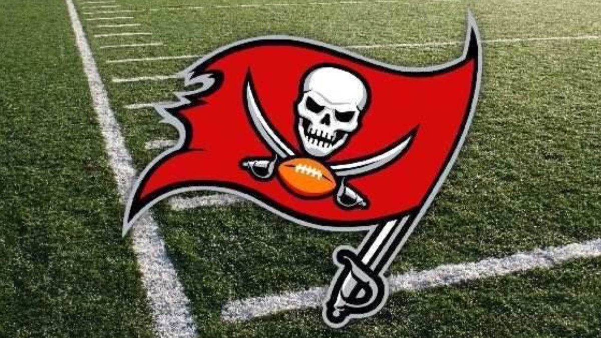 iRichFields's tweet photo. Congratulations to #RyanFitzMagic and the @Buccaneers beating #SuperBowlChampion @Eagles 27-21. Undefeated baby! @MyQ105 https://t.co/nJoKqRb43S