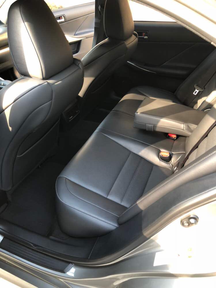 Lexus is 250 2013 скрипит сидение