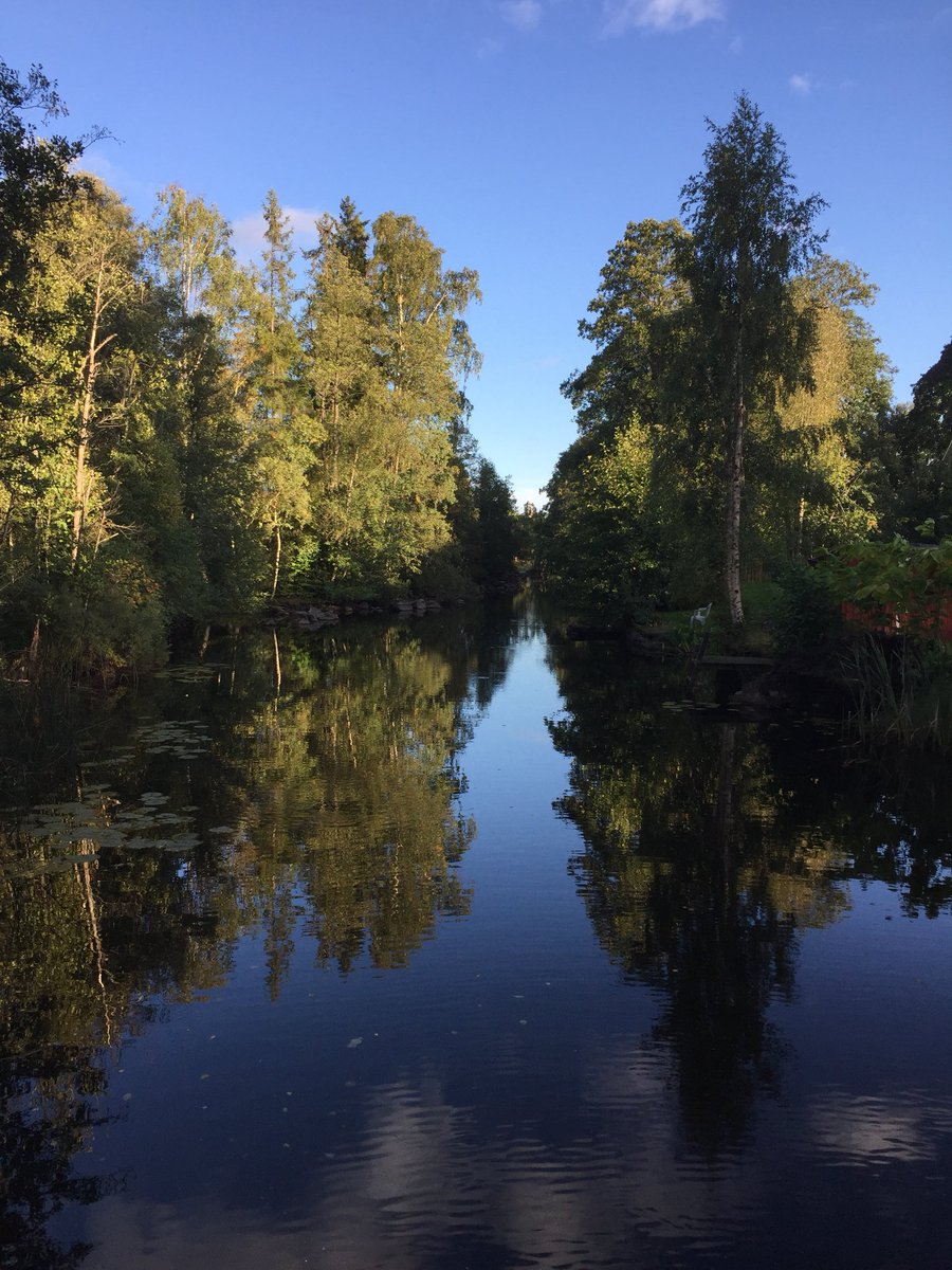 borkenkaeferli's tweet photo. #spiegelungimwasser #abendstimmung #einlieblingsbild #ingolstad #schweden https://t.co/gccvwHlIq7