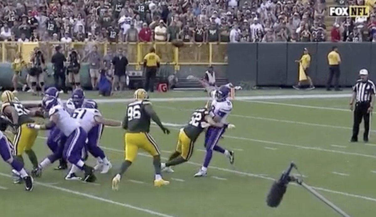 coopunleashed's tweet photo. I’m not a Packers or Vikings fan but what a great game. Congratz to @AaronRodgers12 and @KirkCousins8 for a great battle and to @NFL for blowing it on the hit by @ClayMatthews52. @serenawilliams would call you a thief. #legalhit #needclarification https://t.co/VU0D76nkc7
