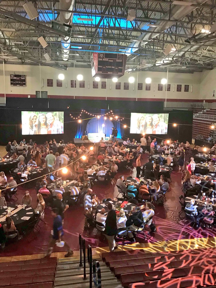 ltgovmcnally's tweet photo. Enjoyed attending the @YLOakRidge banquet this weekend. A great time benefiting an outstanding organization. https://t.co/rrw7Azf2nu