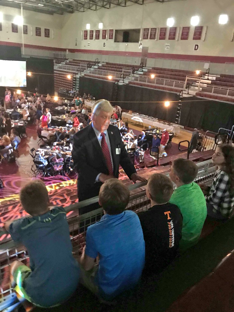 ltgovmcnally's tweet photo. Enjoyed attending the @YLOakRidge banquet this weekend. A great time benefiting an outstanding organization. https://t.co/rrw7Azf2nu