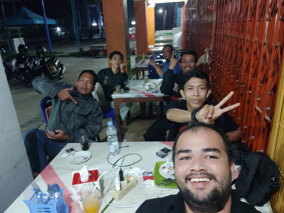 Grazie yg sudah datang nobar subuh ini..tetap semangat.
Forza Milan !
<a href="/MilanistiOrId/">Milanisti Indonesia</a> <a href="/MIsezMelawi/">Milanisti Melawi</a>