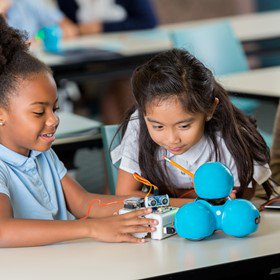ISTE_ASCD's tweet photo. Bring #coding and #CS to your classroom with a few easy, curriculum-based lessons! https://t.co/6tpyeriWM2 #CS4All #ISTELabNFC https://t.co/20IG9c4Unq