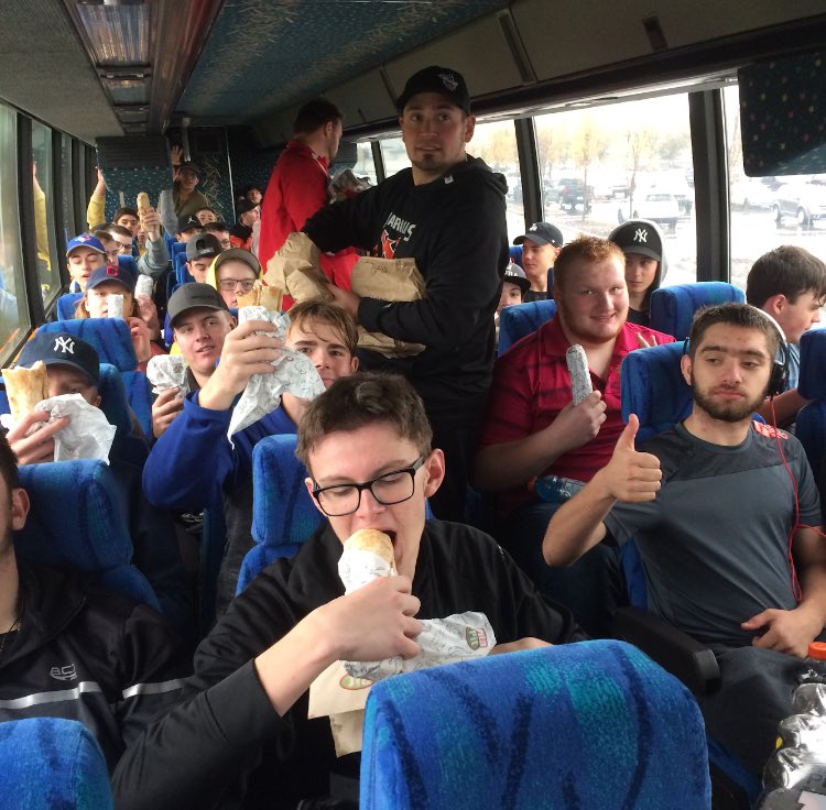 CS_Mavericks's tweet photo. Maverick and Warriors joint football team enjoying their lunch from Pita Pit Grande Prairie! 〽️ The boys fell short this weekend in Edmonton 7-30 against Lindsay Thurber #mavs #csathletics #charlesspencer https://t.co/6Z9Y91feT2