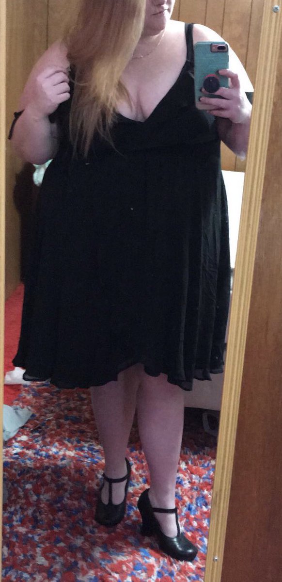 haylalaley4's tweet photo. When you get dressed up for literally no reason other than to go to the gas station and have the dudes behind the counter stare at you because youre hot and need attention. Hahaha fuck..... https://t.co/tLFXDnq8gk