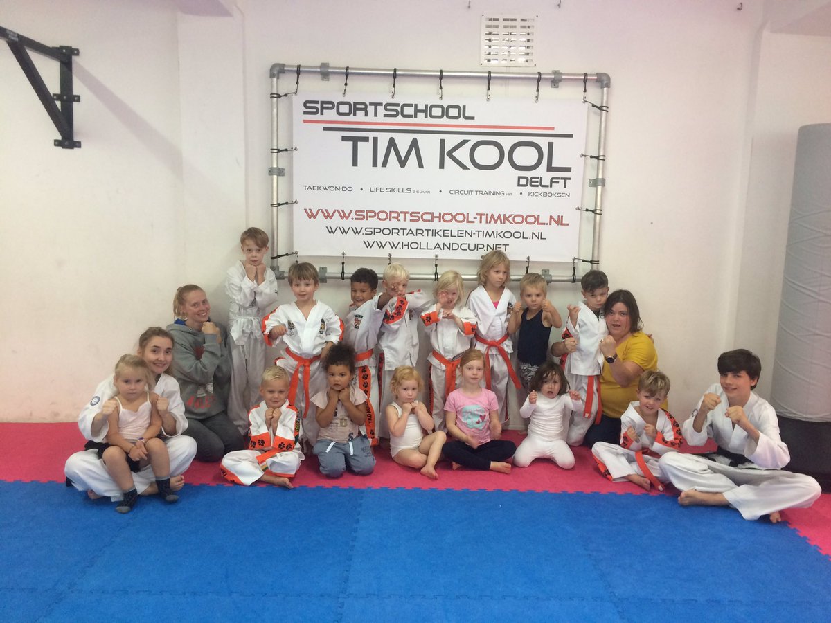 SS_TimKool's tweet image. Wat een feest was het voor de KUBZ deze week🎉In je eigen lesuur mochten de kinderen een vriendje, vriendinnetje, papa of mama meenemen. Wat een gezelligheid! Hartstikke leuk om iedereen te leren kennen &amp;amp; wat deed iedereen het goed. We hopen jullie snel allemaal weer te zien.🙋🏼