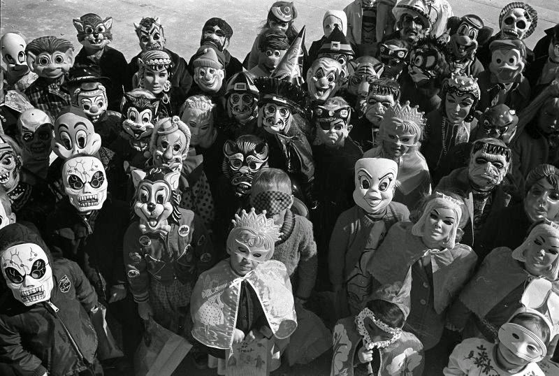 FunHouseARTcade's tweet photo. #ThingsIdLikeToOutsource
"Hey kids! Who wants to make money picking up free candy on Halloween, and bringing it back to my house?" https://t.co/k6tVoJ7fpe
