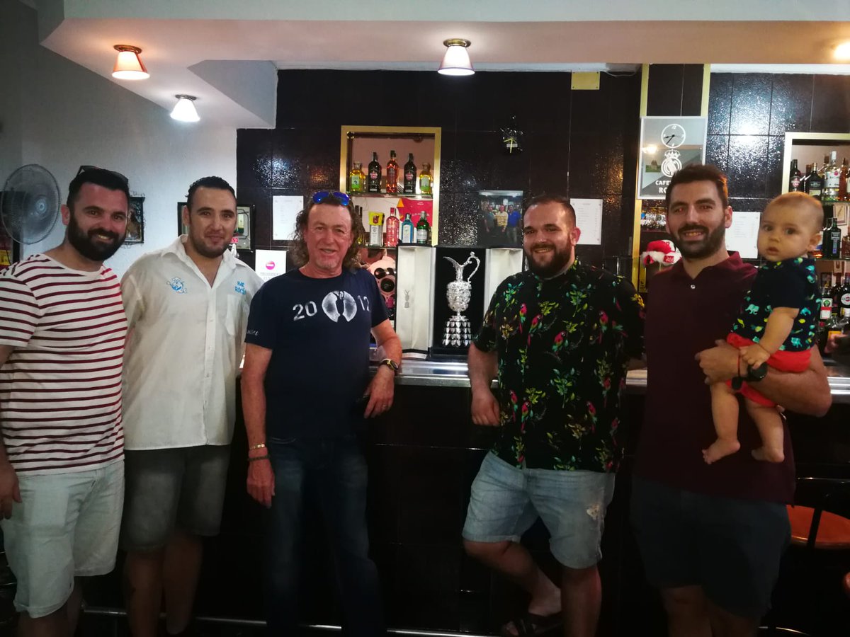 jssnchz86's tweet photo. Con un Churrianero universal como es Miguel Ángel Jiménez y su trofeo #britishopen2018 https://t.co/Cerm3BdMTO