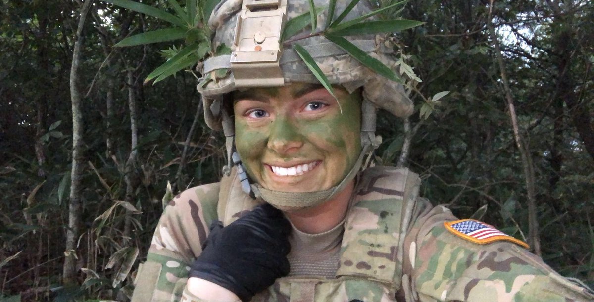 CJSmoooth's tweet photo. Equal parts badass and cute. https://t.co/fT3uzrTDvg
