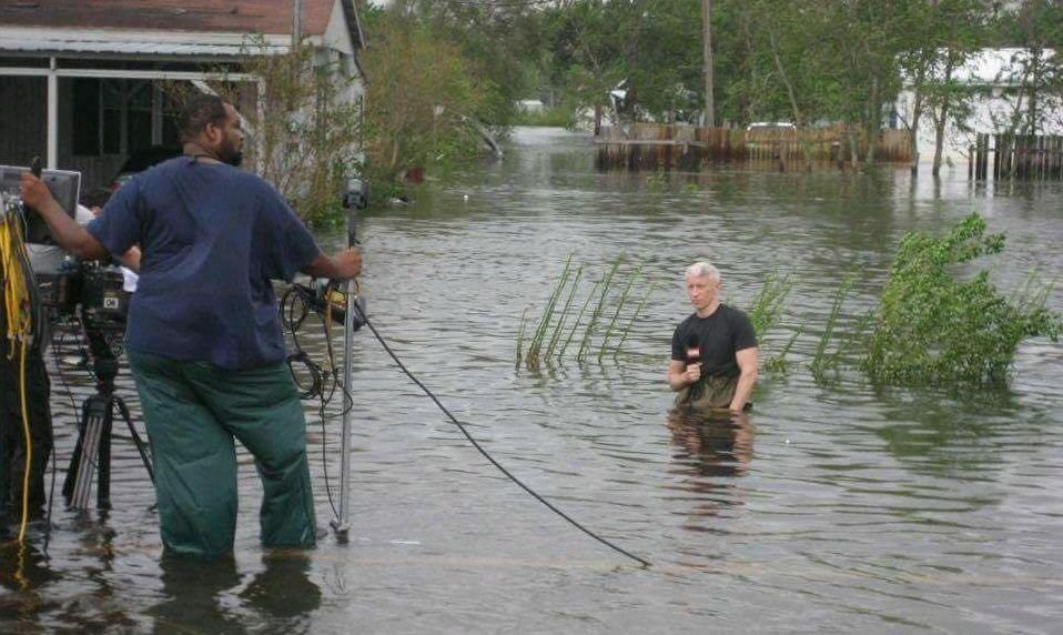 Keaton Fox on Twitter: &quot;FACT CHECK: Is This Anderson Cooper Standing in a  Ditch While Reporting Hurricane Florence? https://t.co/cF4RerR1OX… &quot;