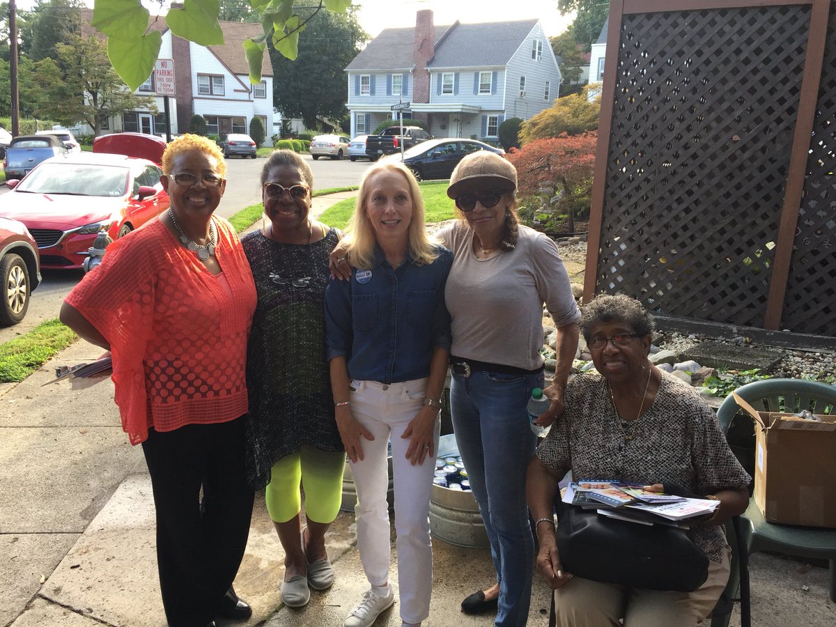 marygayscanlon's tweet image. So excited to launch our last group of volunteers in Lansdowne today! Thank you to @RepDavidson for helping us #MakeitHapPENN! #10K4MaryGay