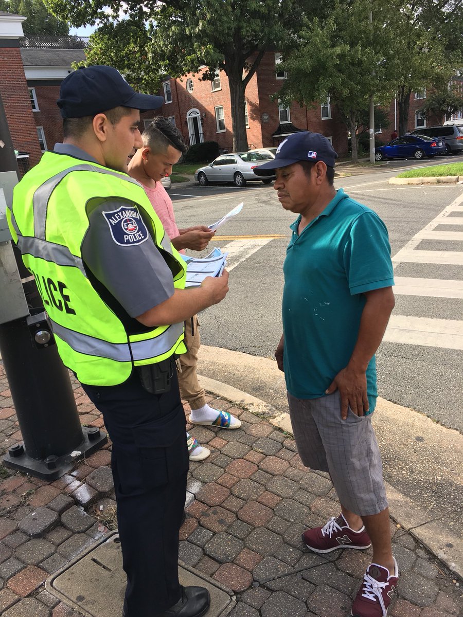 AlexandriaVAPD's tweet image. APD Officers are out around Alexandria this evening handing out traffic safety information from @COGStreetSmart. Make safe decisions when driving, cycling &amp;amp; walking!