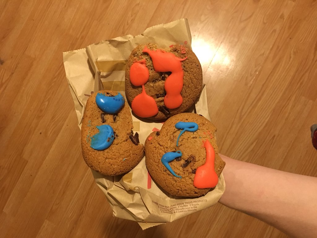 jcurrierx's tweet image. Best part of Smile Cookie Week? Getting to being home the ones you can’t sell 😏☺️👅 #timhortonsproblems