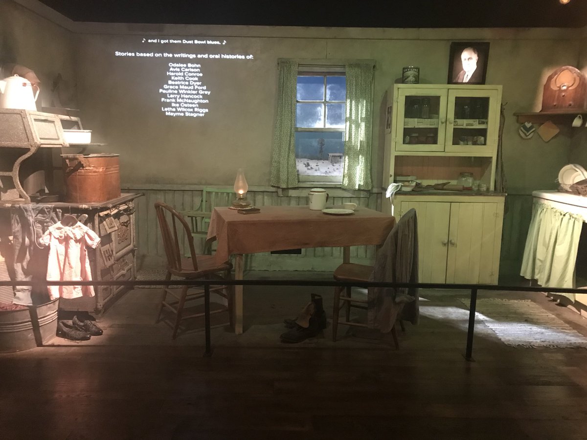 EduKaylaG's tweet photo. #HCCFieldStudent The dust bowl exhibit was a very interesting way to show what it was like. I think it made an strong impact on how devastating the dust bowl was https://t.co/pfLAtMlVz4
