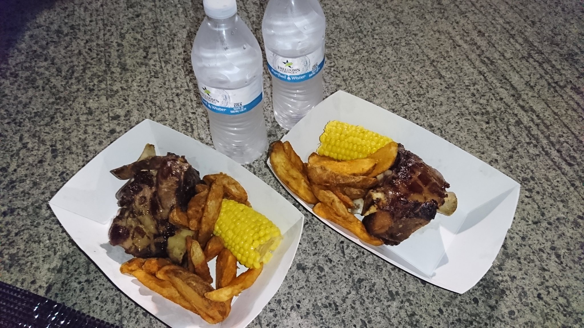 Takashi Ar Twitter もう一品 ハムホック 燻製のワイルドなハムです 見た目より柔らかく かなり美味しかった 最後は花火を見て癒されました また来年行きたいな California 日米友好祭18 横田基地 Takashi Ar Twitter もう一品 ハムホック 燻製のワイルドなハムです 見た目より柔らかく かなり美味しかった 最後は花火を見て癒されました また来年行きたいな California 日米友好祭18 横田基地