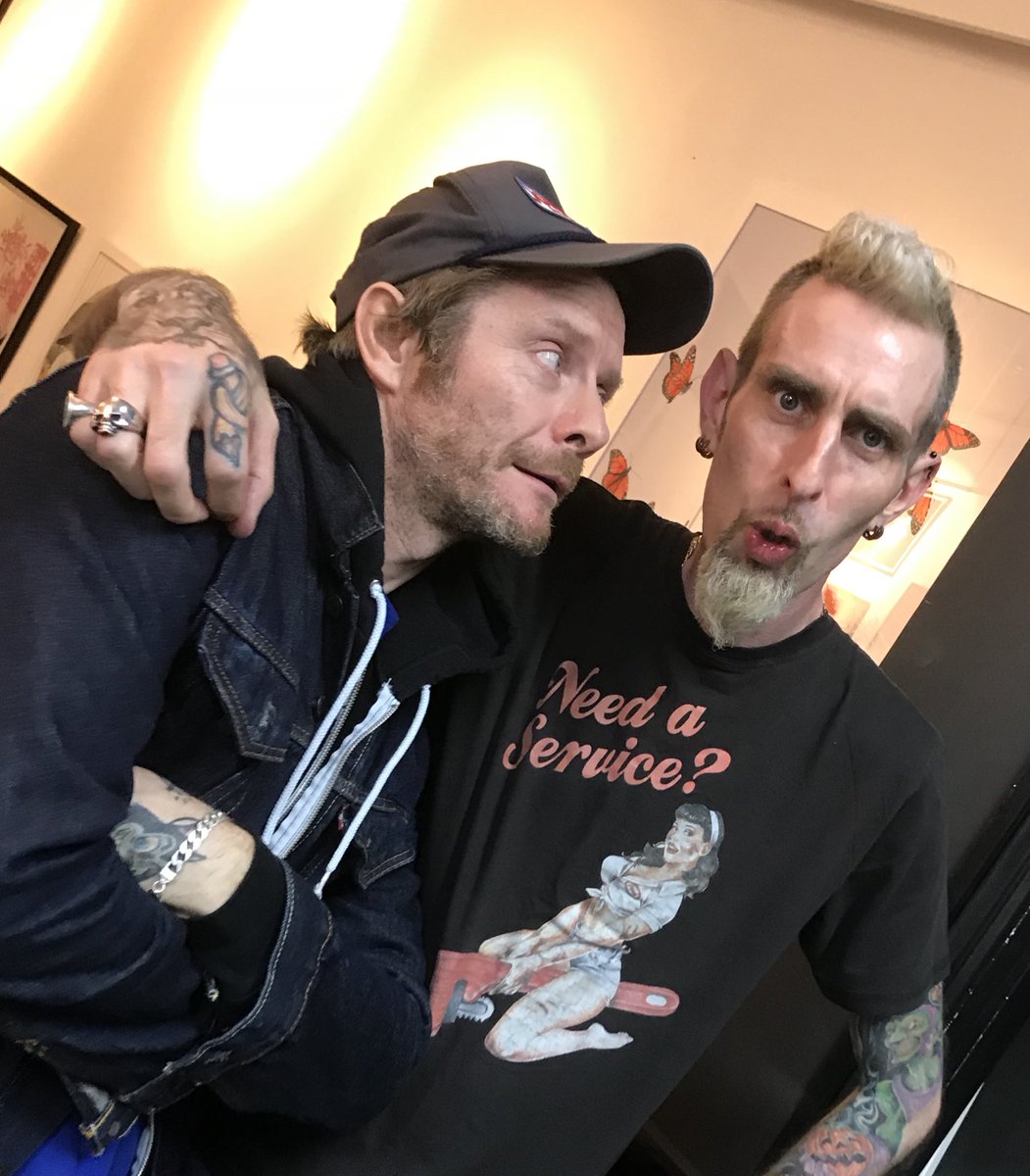Had a blast in the studio <a href="/MOAgallery/">Monsters Of Art</a> last night with <a href="/thedangold/">Dan Gold</a> and this absolute top bloke <a href="/JamieHewlett/">Jamie Hewlett</a> #gorillaz #tankgirl