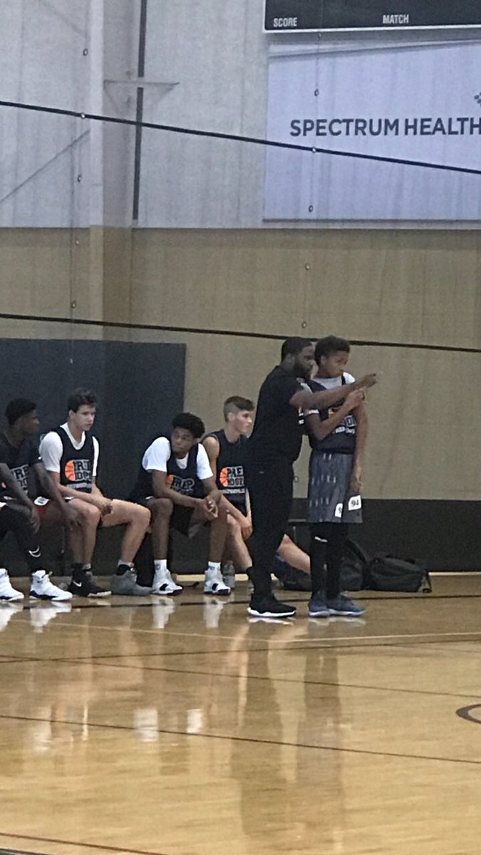 DjAllison2022's tweet photo. Thanks for shouting me out and pulling me aside telling me that my defense was the thing that makes me standout!  @PrepHoopsMI  @HankampScott https://t.co/5epA2OHp8U