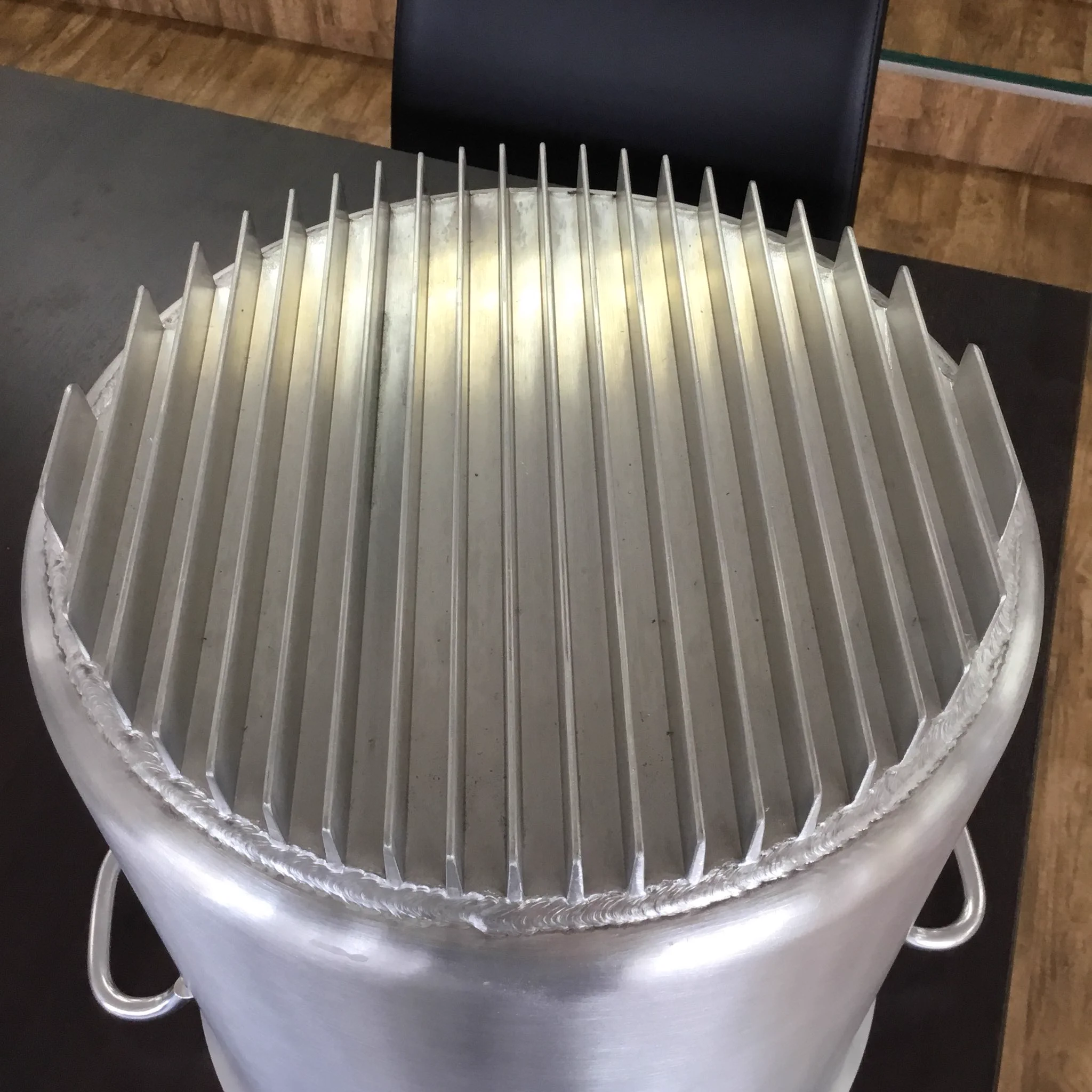 ラーメンのスープ等の仕込みに使われる鍋が進化！？新しい寸胴鍋は沸騰の時間が違う！