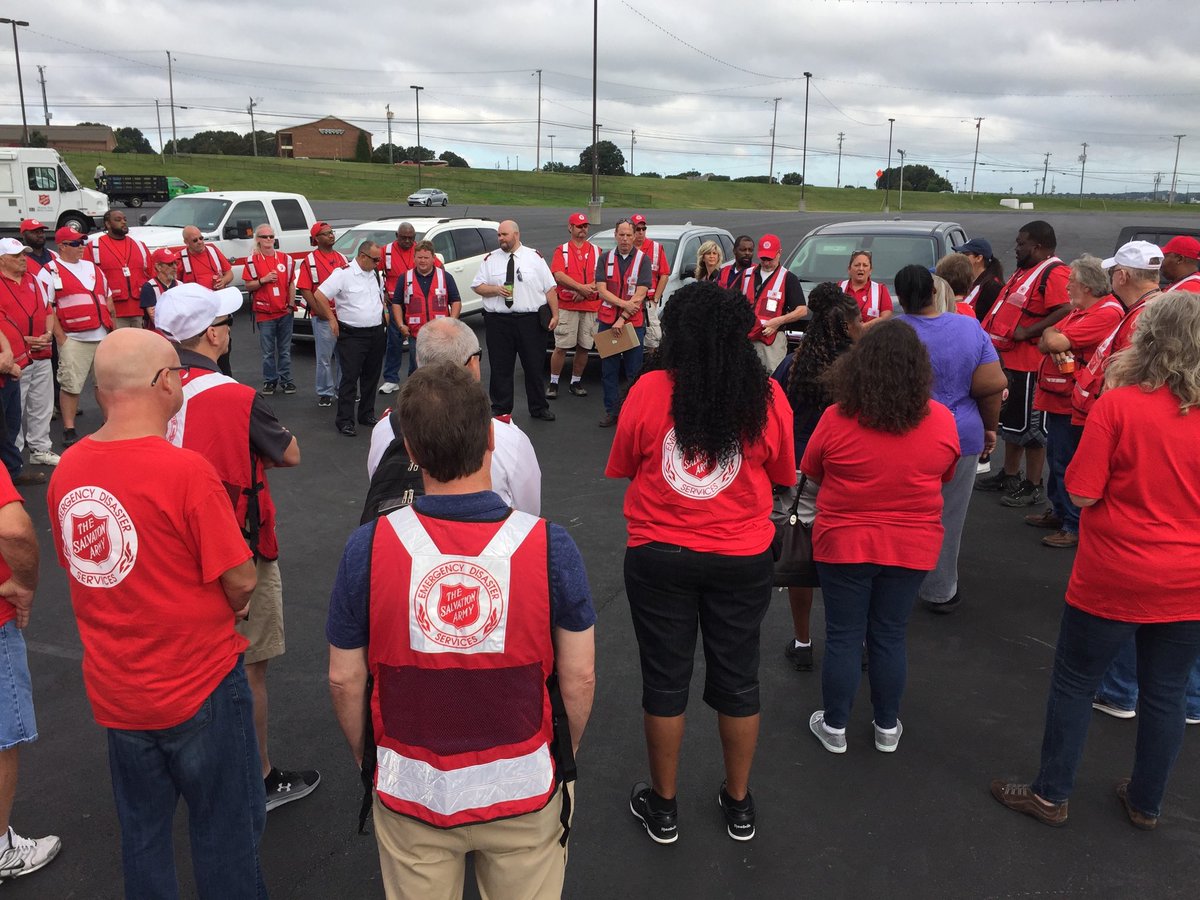 SalvationArmyUS's tweet photo. With record flooding from #Florence, The #SalvationArmy has mobile feeding units and teams of volunteers ready to provide services like hot meals and emotional and spiritual care. Help us serve at: https://t.co/Tr6pwCDM4n. https://t.co/NG4jRwz1jL