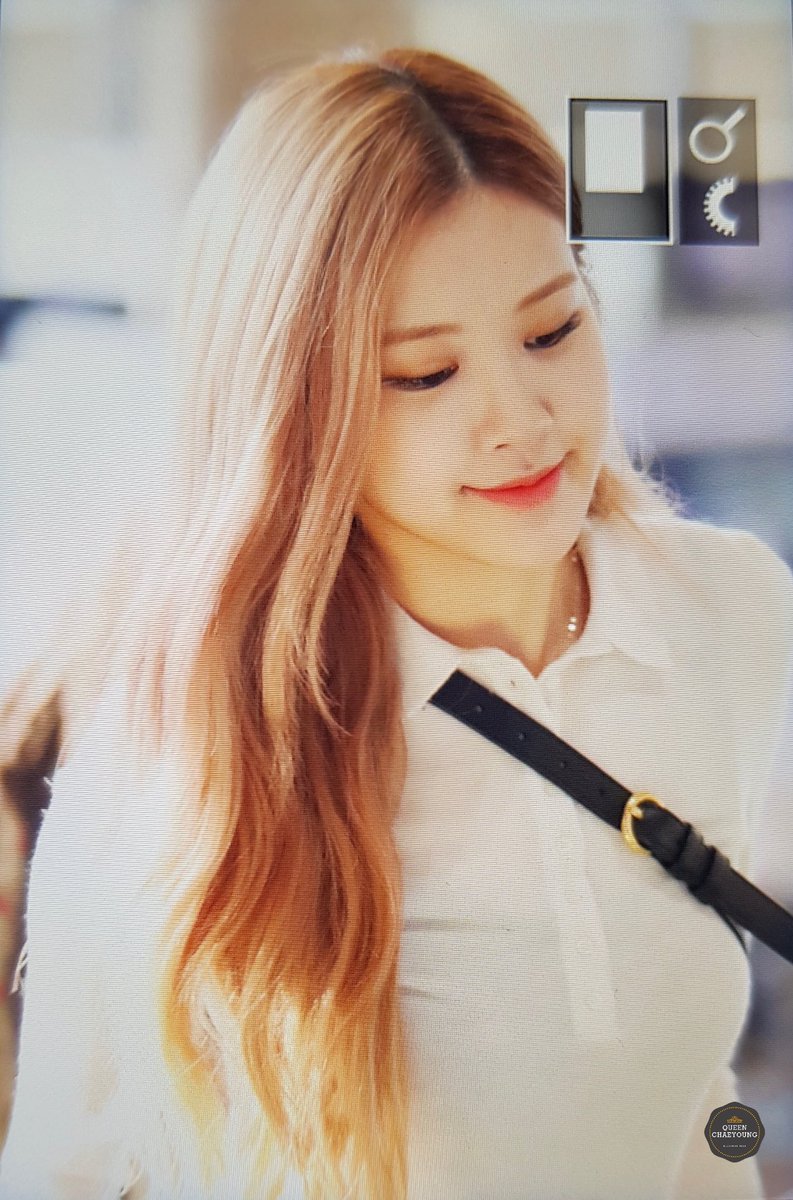 Queen_Chaeyoung's tweet photo. 180917 출국
💙💙💙
Black Pink ♡
#BLACKPINK #ROSÉ⁠ ⁠⁠ ⁠⁠ ⁠⁠ ⁠
#블랙핑크 #로제
#채영 #Chaeyoung https://t.co/eLcxTI3e22