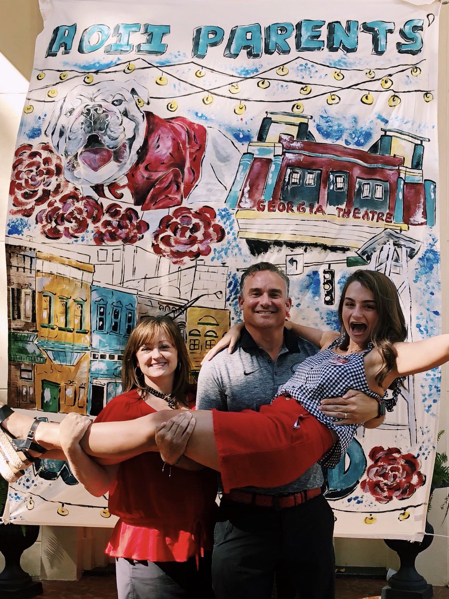 Alpha Omicron Pi tweet media